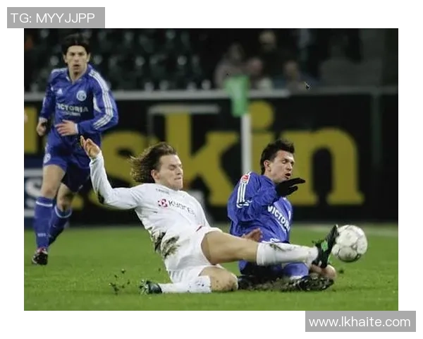 门兴格拉德巴赫队与沙尔克04的激烈对决展现足球魅力与团队精神 门兴格拉德巴赫队与沙尔克04的激烈对决展现足球魅力与团队精神